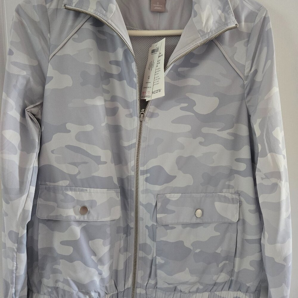 Price drop-Spring jacket NWT Chico's UPF 50 camo grey jacket